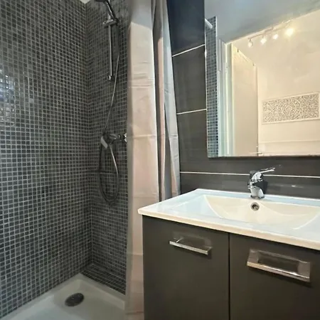 Apartman Bright And Quiet In