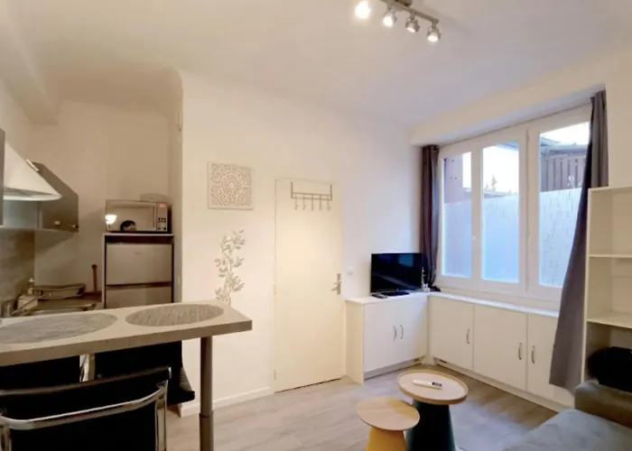 Bright And Quiet In Apartman
